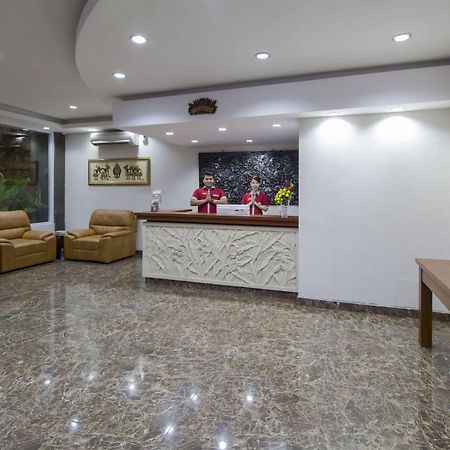 Grand Puri Saron Hotel Malioboro Yogyakarta Bagian luar foto